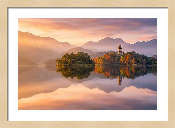 Sun Moon Lake At Dawn