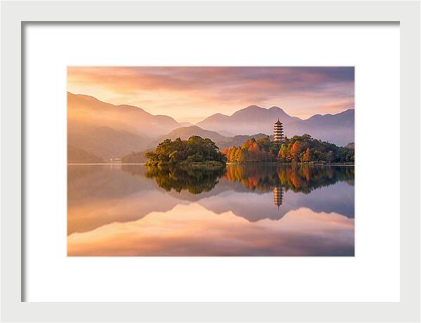 Sun Moon Lake At Dawn