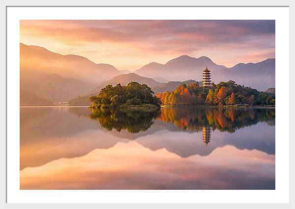 Sun Moon Lake At Dawn