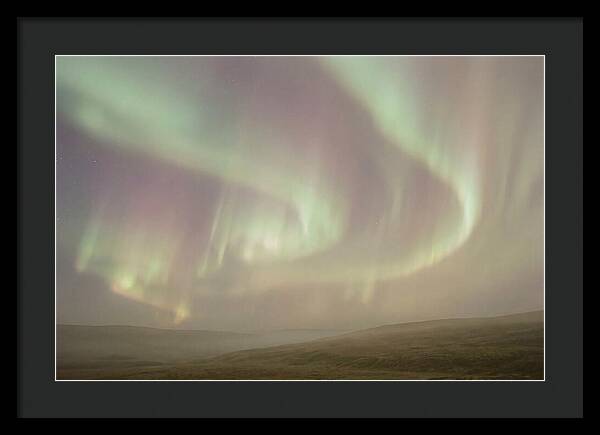 Sweeping Aurora Dance