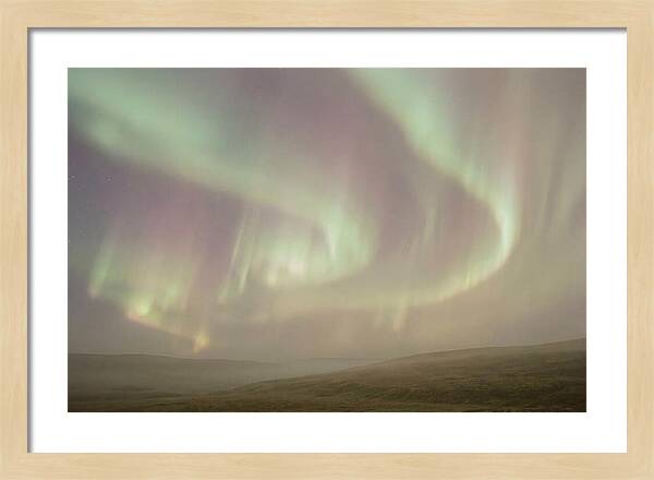 Sweeping Aurora Dance