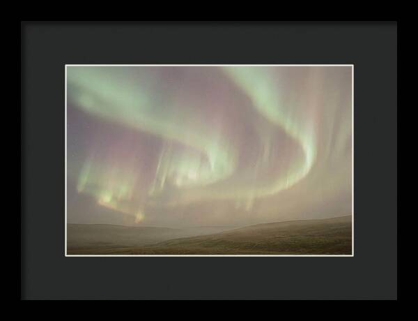 Sweeping Aurora Dance