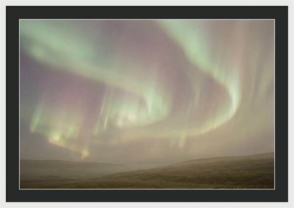 Sweeping Aurora Dance