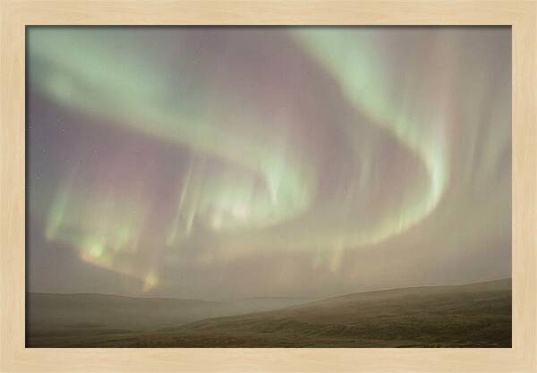 Sweeping Aurora Dance