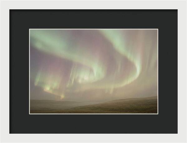 Sweeping Aurora Dance