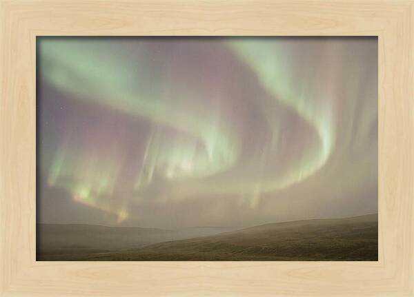 Sweeping Aurora Dance