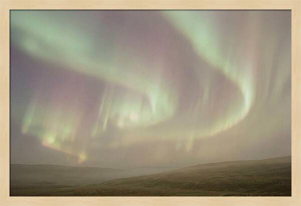 Sweeping Aurora Dance