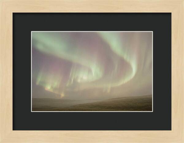 Sweeping Aurora Dance