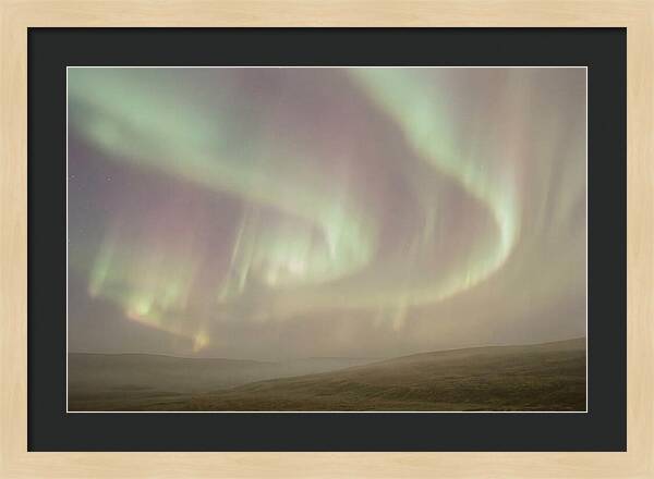Sweeping Aurora Dance