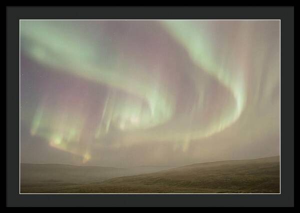 Sweeping Aurora Dance