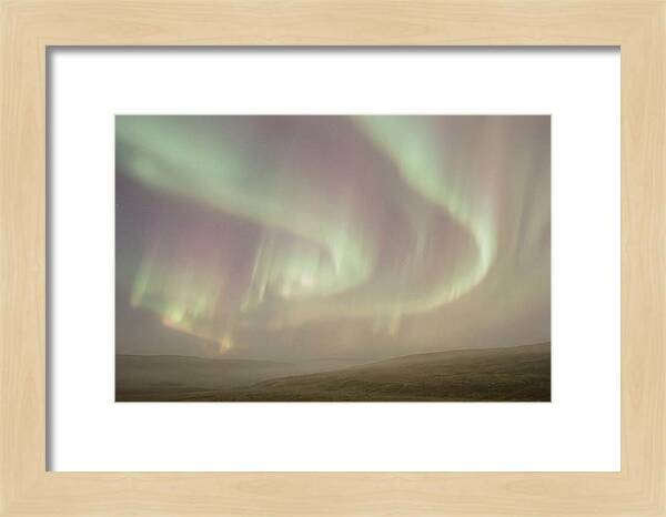 Sweeping Aurora Dance