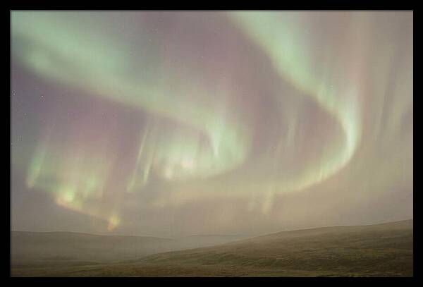 Sweeping Aurora Dance