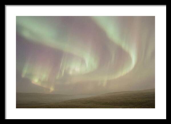 Sweeping Aurora Dance