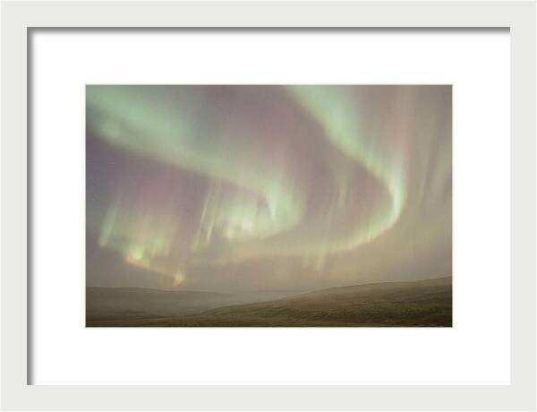 Sweeping Aurora Dance