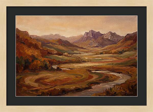 Sweeping Valley With Distant Peaks