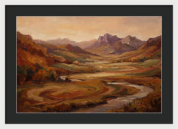 Sweeping Valley With Distant Peaks