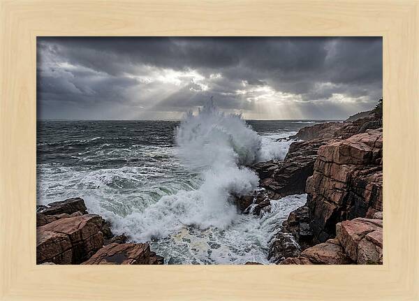 Thunder Hole Erupts In Storm