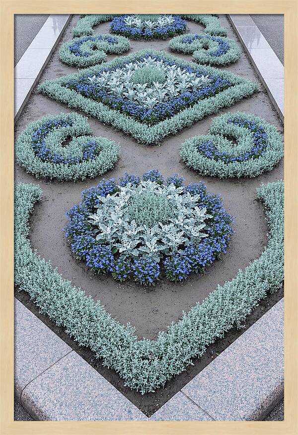 Traditional Victorian Garden