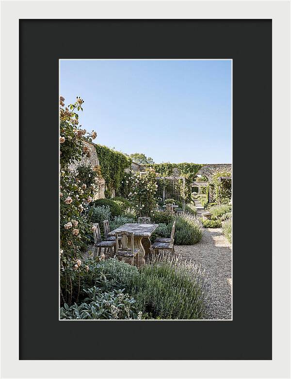 Tranquil Garden Retreat