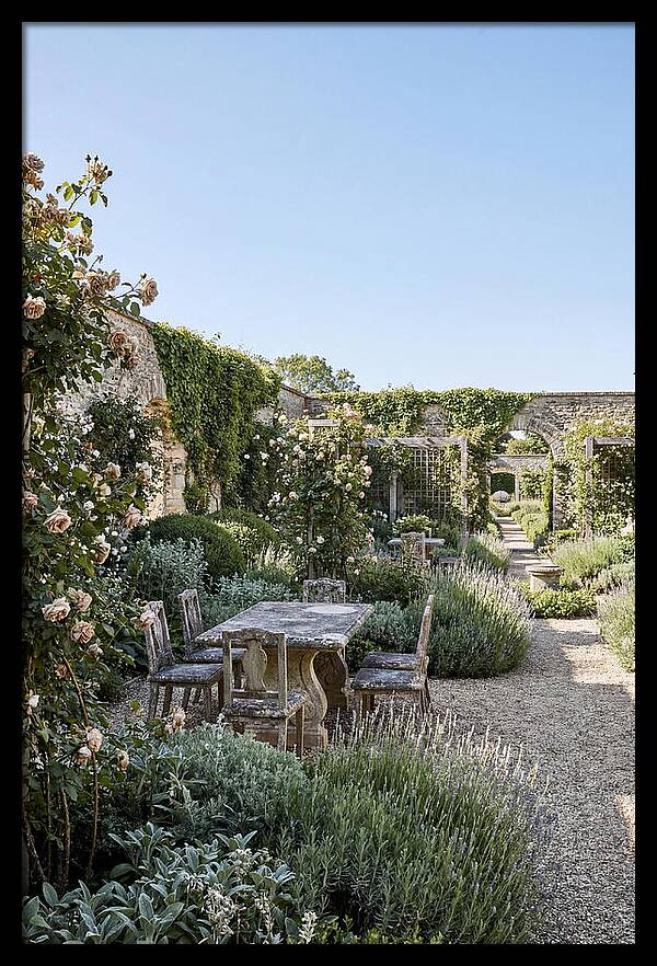 Tranquil Garden Retreat