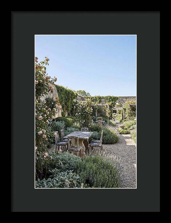 Tranquil Garden Retreat