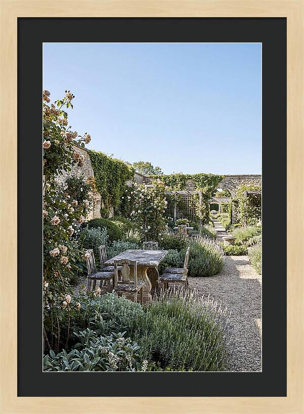 Tranquil Garden Retreat