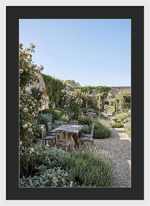 Tranquil Garden Retreat
