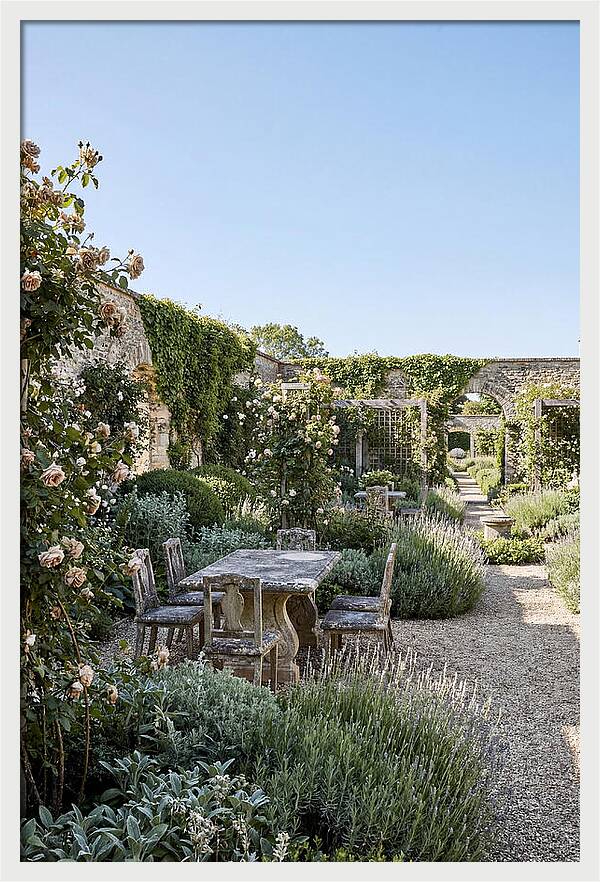 Tranquil Garden Retreat