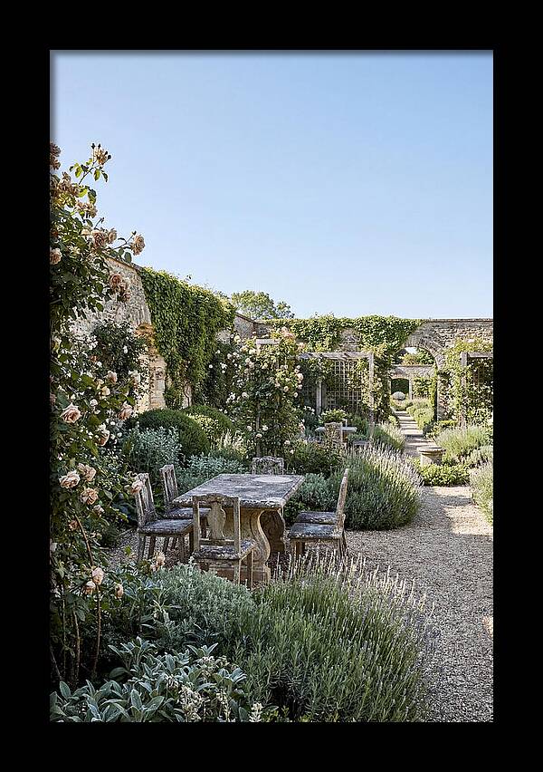 Tranquil Garden Retreat