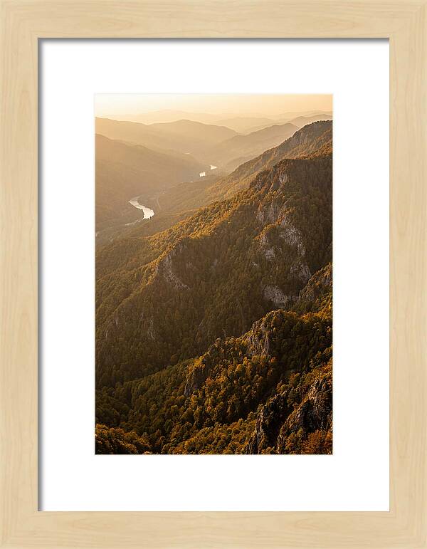 Tranquil Porcupine Mountains Escape