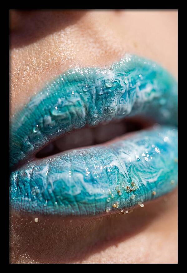 Turquoise Wave Lips