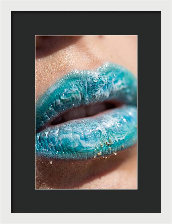 Turquoise Wave Lips