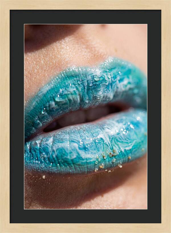 Turquoise Wave Lips