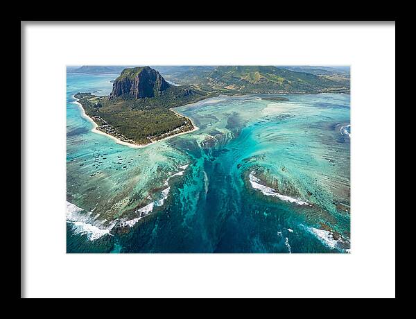 Underwater Waterfall Illusion