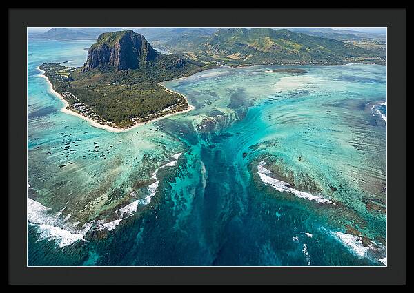 Underwater Waterfall Illusion