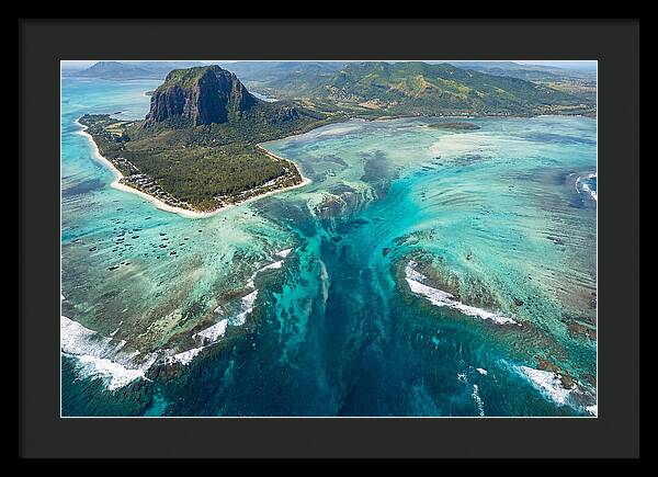 Underwater Waterfall Illusion