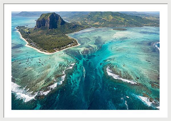 Underwater Waterfall Illusion