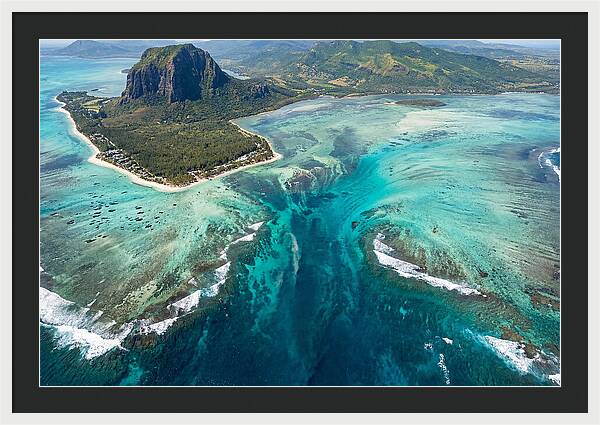 Underwater Waterfall Illusion