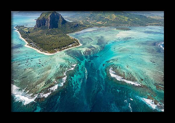 Underwater Waterfall Illusion