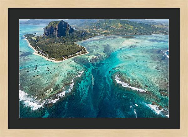 Underwater Waterfall Illusion