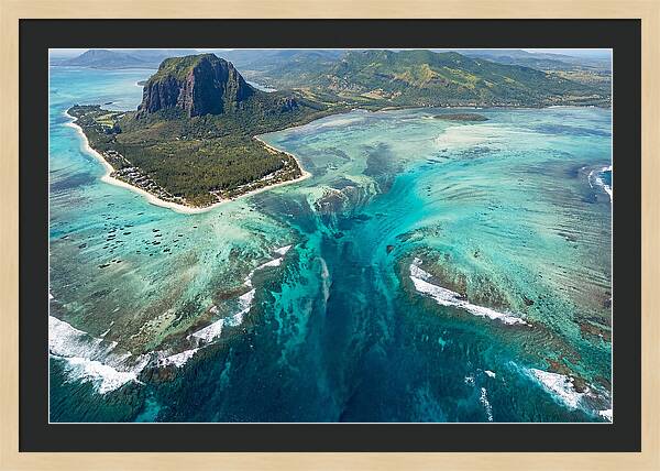 Underwater Waterfall Illusion