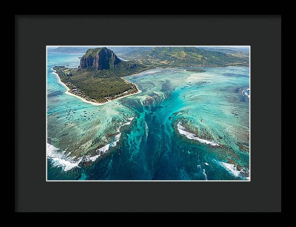 Underwater Waterfall Illusion