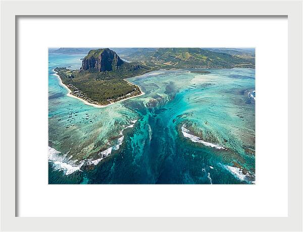 Underwater Waterfall Illusion