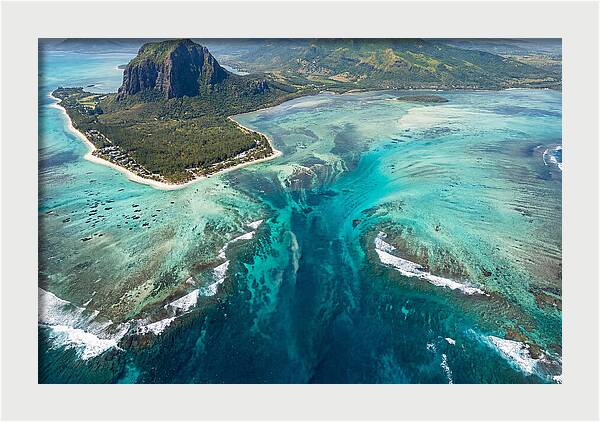 Underwater Waterfall Illusion