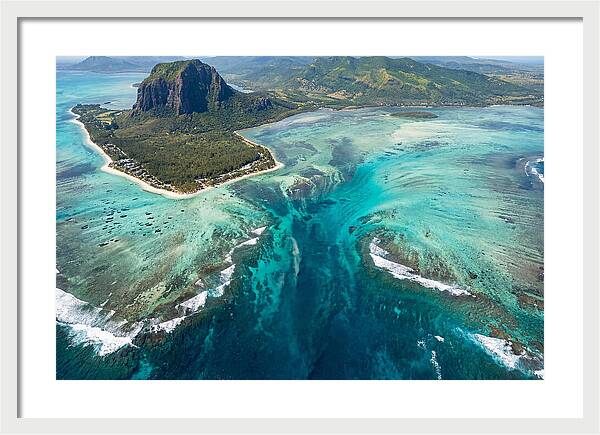Underwater Waterfall Illusion
