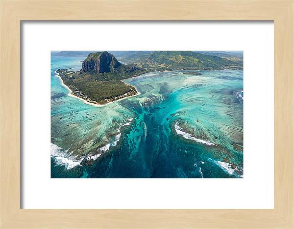 Underwater Waterfall Illusion