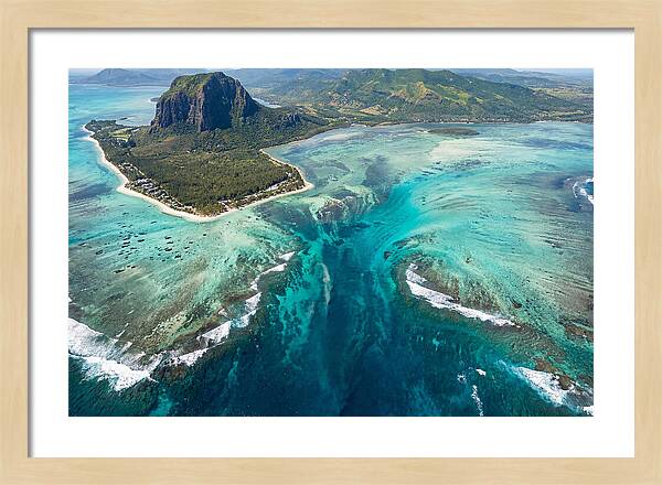 Underwater Waterfall Illusion