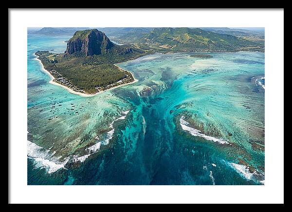 Underwater Waterfall Illusion