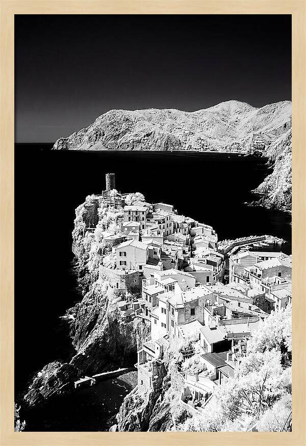 Vernazzo Overlooking The Sea