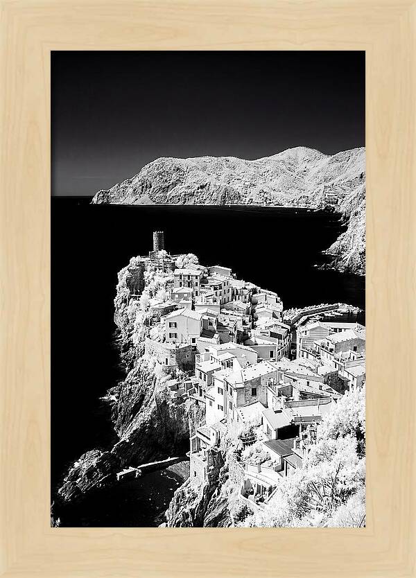 Vernazzo Overlooking The Sea